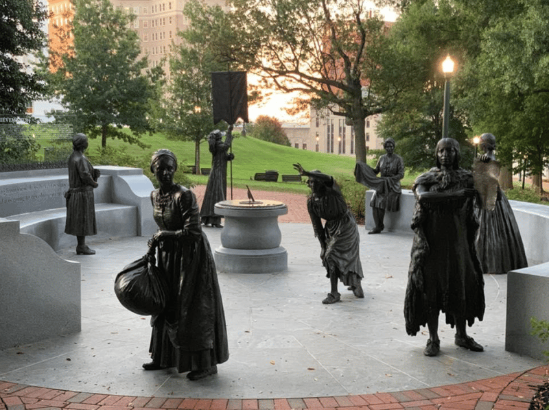 Virginia Women's Monument
